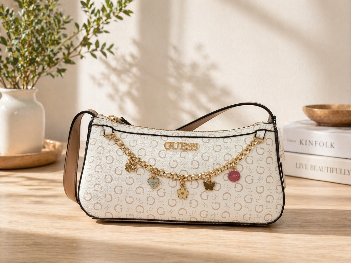 Charms Shoulder bag Guess